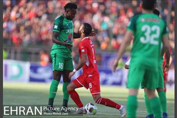 دیدار تیم های ذوب آهن و پرسپولیس 1