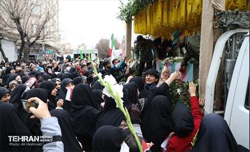 مراسم تشییع پیکر شهید مدافع حرم «حسین محمدی» 6