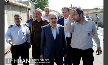 آتش سوزی انبار کالا در خیابان فداییان اسلام 18