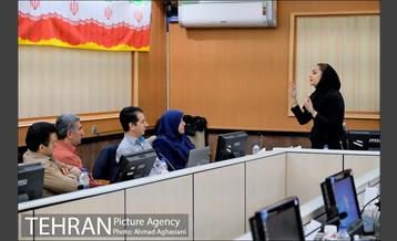 برگزاری کلاس های "خدمات و میزبان" ویژه نیروهای خدماتی مناطق شهرداری تهران 2 12