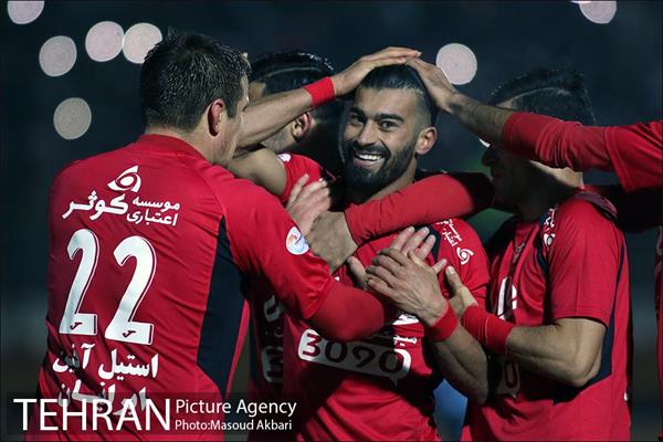 دیدار تیم های فوتبال صبا قم و پرسپولیس تهران
