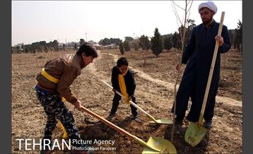 کاشت نهال در بوستان ولایت  32