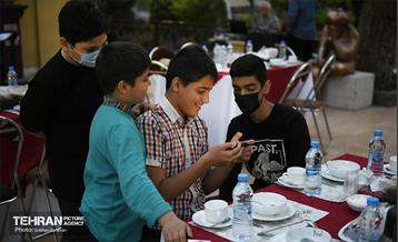 ضیافت افطاری با حضور خانواده های معزز شهدا 10