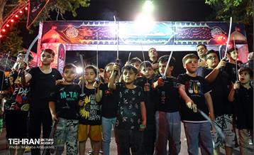 رژه‌ی شاه حسین گویان مکتب تشیع 14