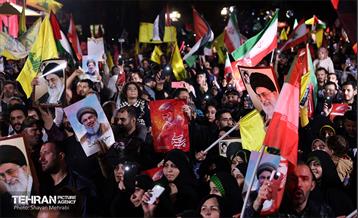 شادی مردم تهران پس از حمله موشکی ایران 29