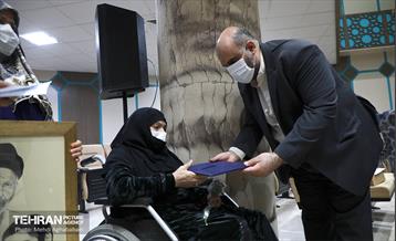 تجلیل و تکریم مادران شهید در منطقه هشت  12