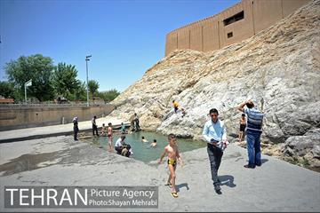 جاری‌ شدن آب در چشمه‌علی 1