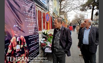 ادای احترام تهرانی ها به شهدای آتش نشان پلاسکو 8