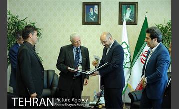 دیدار میهمانان خارجی حاضر در اجلاس جهانی شوراها و شهرداران با رییس مرکز ارتباطات و امور بین الملل شهرداری تهران 13