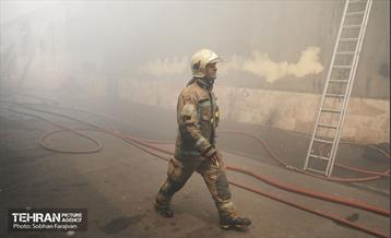 آتش‌سوزی انبار لوازم موتورسیکلت 2