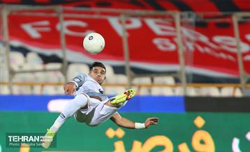 دیدار تیم های فوتبال پرسپولیس تهران و تراکتور سازی تبریز 13