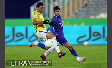 دیدار تیم‌های فوتبال استقلال و صنعت نفت آبادان  28