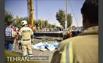 سقوط جرثقیل در بزرگراه شهید محلاتی 7