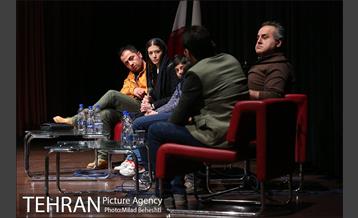 نشست نقد و بررسی فیلم لاک قرمز در فرهنگسرای ارسباران‎ 7