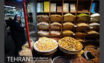 خرید شب یلدا در بازار تجریش 18