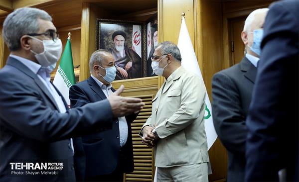 جلسه دکتر زاکانی با اعضای هیئت مدیره باغ موزه دفاع مقدس 34