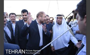 بازدید شهردار تهران از بازارچه مردم خرمشهر در کنار باغ موزه دفاع مقدس 3