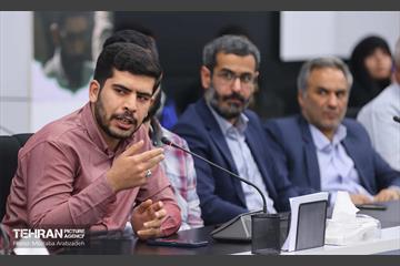 نشست صمیمانه اعضای گروه‌های جهادی با شهردار تهران 7