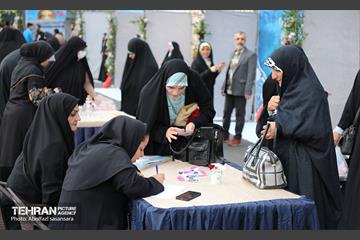 خدمت‌رسانی موکب زینبیه(س) منطقه ۸ در مصلای تهران 14