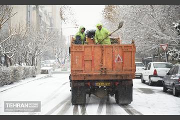عملیات برف‌روبی در پایتخت 32