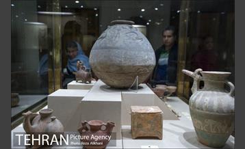 گشت و گذاری در موزه‌های ملی، آبگینه و نقاشی 15