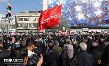 اجتماع مردم تهران در پی شهادت رهبر انقلاب - 2 50