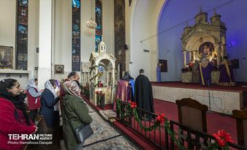 آیین عشای‌ ربانی در کلیسای سرکیس مقدس  24