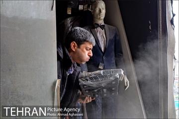 تخلیه اجناس مغازه های باقی مانده ساختمان پلاسکو -1 8