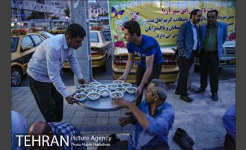 افطاری ساده تاکسی رانی در پایانه سازمان آب 12