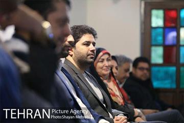 تقدیر از همکاران نویسنده و رونمایى از دوهفته نامه همگامان 7