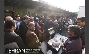 بازدید شهردار تهران از میدان میوه و تره بار ستارخان 13