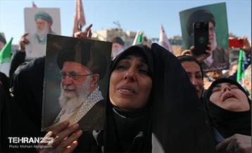 اجتماع مردم تهران در پی شهادت رهبر انقلاب - 2 36