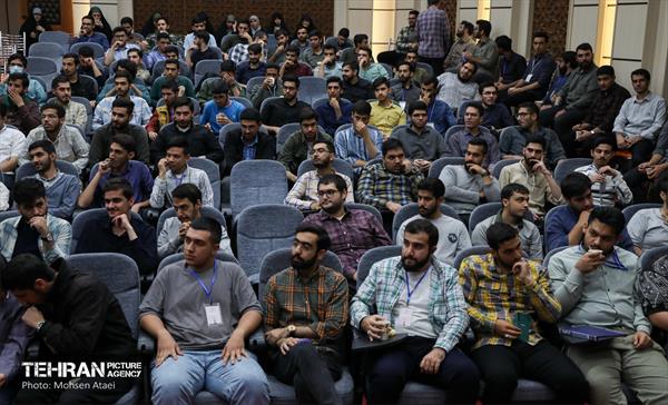 نشست صمیمانه شهردار تهران با مسئولین پایگاههای بسیج دانشجویی تهران 34