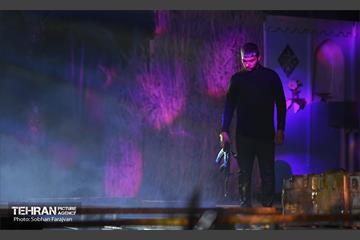 فیلم نمایش ۴۱۰ در برج میلاد 35