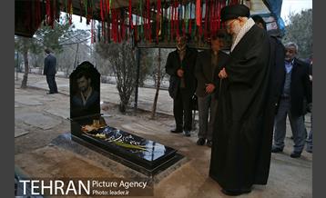 حضور رهبر انقلاب در مرقد مطهر امام راحل و گلزار شهدای بهشت زهرا 12