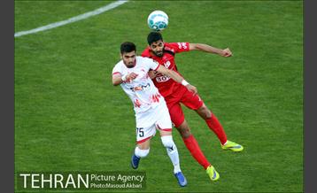 دیدار تیم های فوتبال پرسپولیس و پدیده