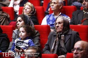 نشست  شهردار تهران با رهبران دینی،چهره های برجسته و شهروندان مسیحی آشوری و ارمنی 3