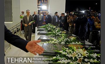 آیین افتتاح یادمان شهدای باغ موزه دفاع مقدس 5