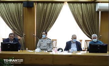 جلسه دکتر زاکانی با اعضای هیئت مدیره باغ موزه دفاع مقدس 12