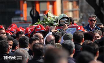 تشییع پیکر شهید آتش‌نشان «قریب رضا دارابی» -1 17