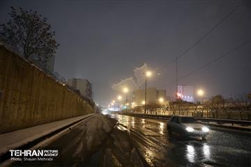 بارش برف زمستانی در معابر شمالی پایتخت - 2 41