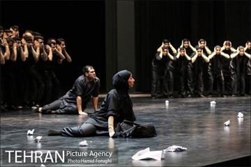 نمایش "من" در پردیس تئاتر تهران (خاوران) 17