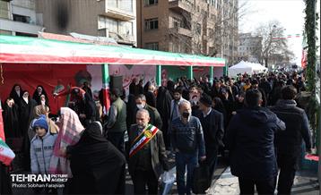 راهپیمایی ۲۲ بهمن در تهران - ۱ 31