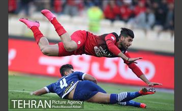 دیدار تیم های فوتبال پرسپولیس و استقلال خوزستان