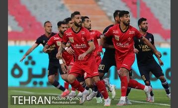 دیدار تیم های فوتبال پرسپولیس و نساجی  7