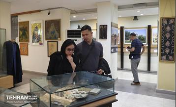 بازدید هیات دیپلماتیک از بناهای تاریخی منطقه ۱۲ 23