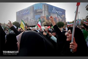 اجتماع مردمی در اعتراض به حمله آمریکا به تاسیسات هسته‌ای ایران 5