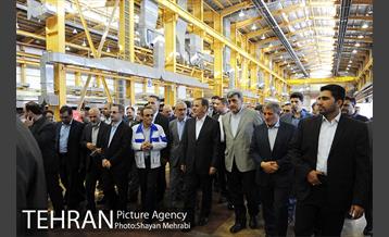 بازدید معاون اول رئیس جمهور به همراه شهردار تهران از کارخانه واگن‌سازی تهران 15