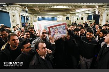 وداع با پیکر شهید «قریب رضا دارابی» 38