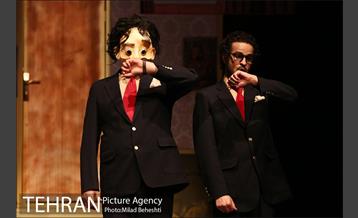 نمایش خوشبختی های کوچک سوسک شدن‎ 6